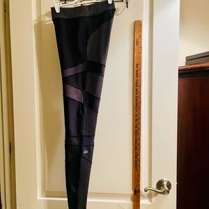 ALO Yoga Charcoal and Black Leggings